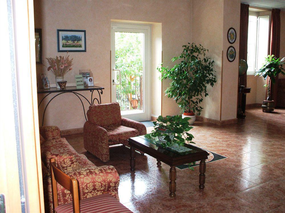 Maria Rosa Molas - Casa Per Ferie 3* Rom
